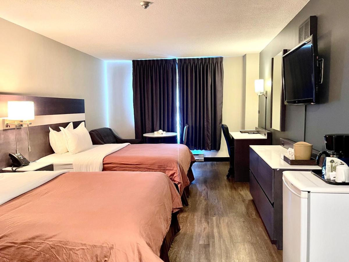 Auberge De La Gare Гатино Екстериор снимка